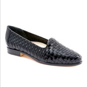 Trotters Sleek Leather Loafers - Liz
